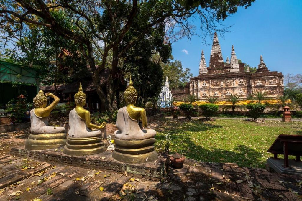 The Arak Bed Bar And Hostel Chiang Mai Exterior photo