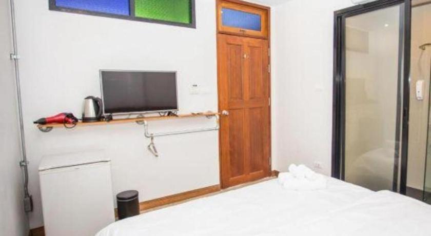 The Arak Bed Bar And Hostel Chiang Mai Exterior photo