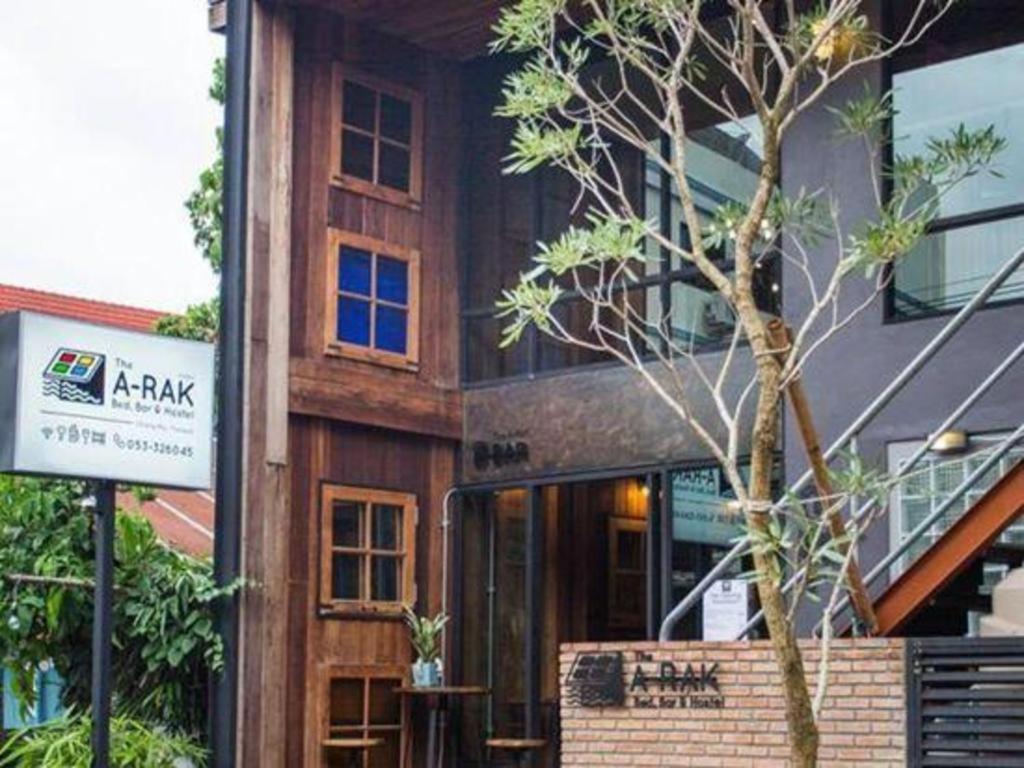 The Arak Bed Bar And Hostel Chiang Mai Exterior photo