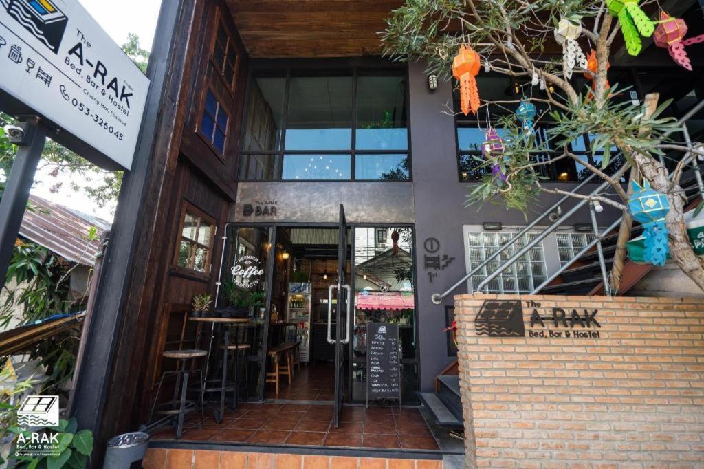 The Arak Bed Bar And Hostel Chiang Mai Exterior photo