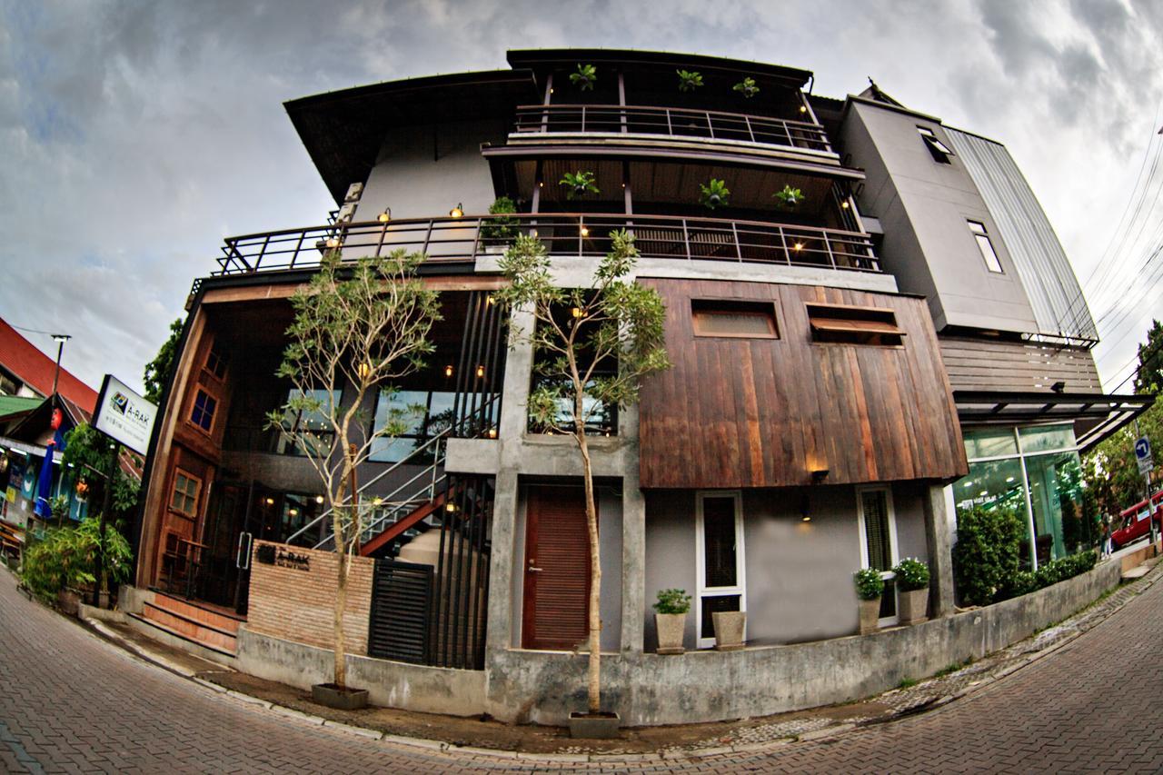 The Arak Bed Bar And Hostel Chiang Mai Exterior photo