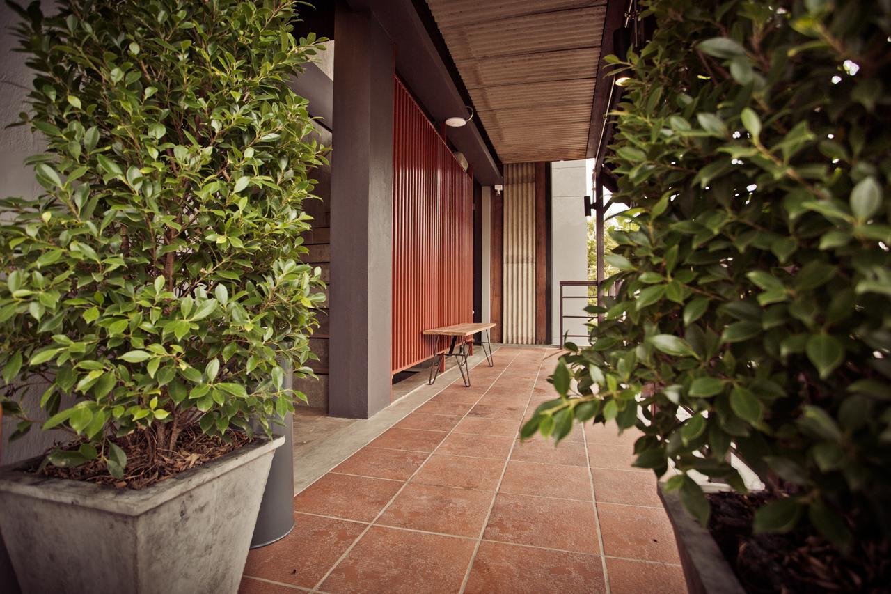 The Arak Bed Bar And Hostel Chiang Mai Exterior photo